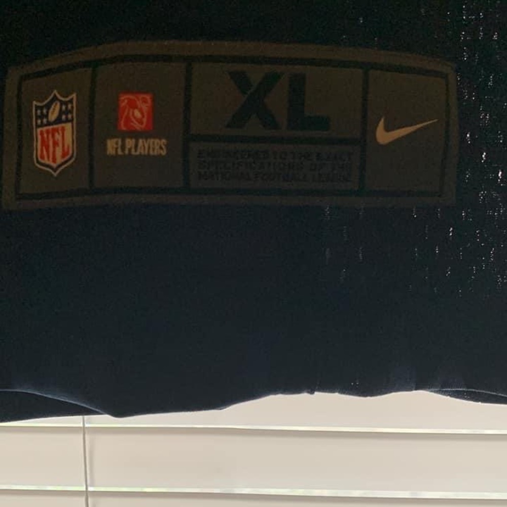 Dallas Cowboy autograph jersey. Ezekiel Elliott - Picture 2 of 5